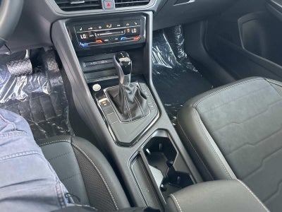 2026 Volkswagen Taos SE Black