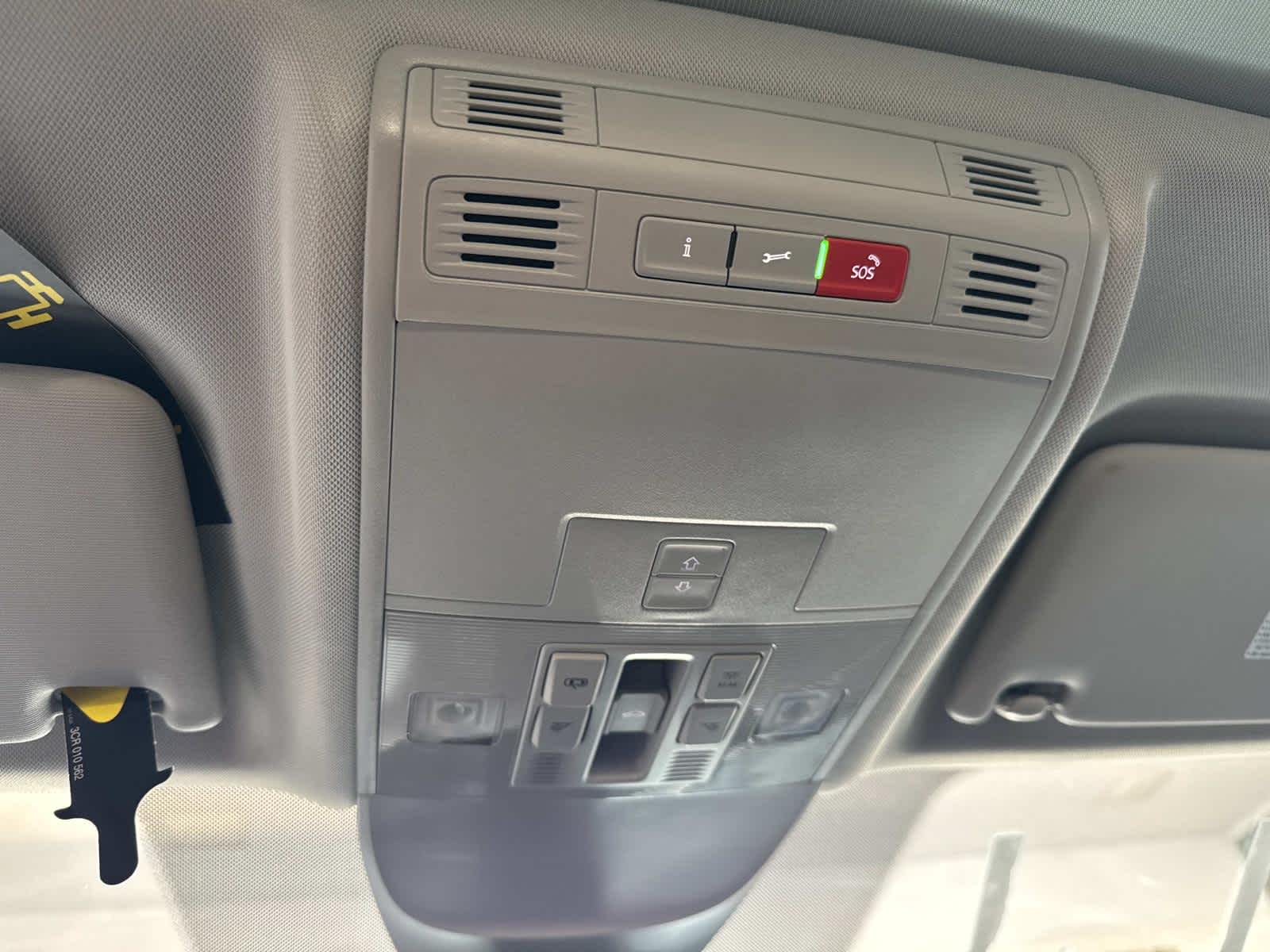 2026 Volkswagen Taos SE Black