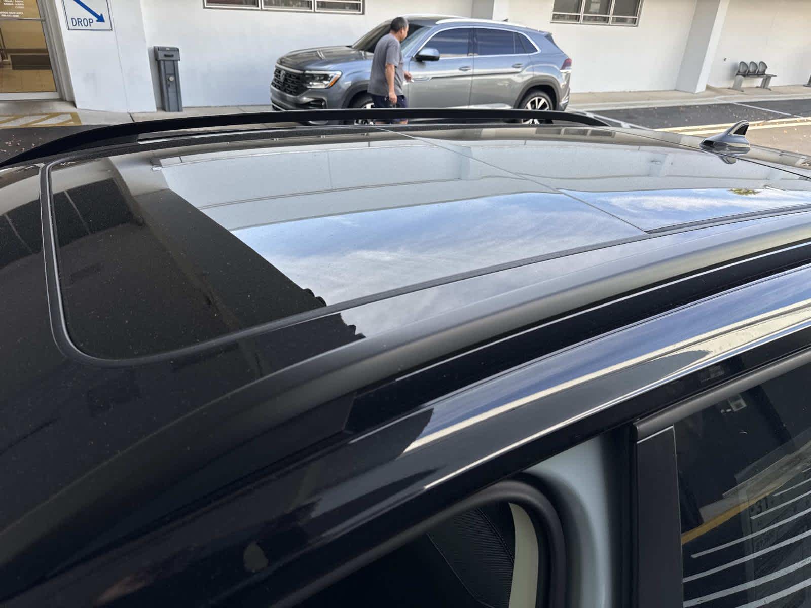 2026 Volkswagen Taos SE Black