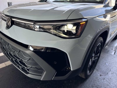 2026 Volkswagen Taos SE Black