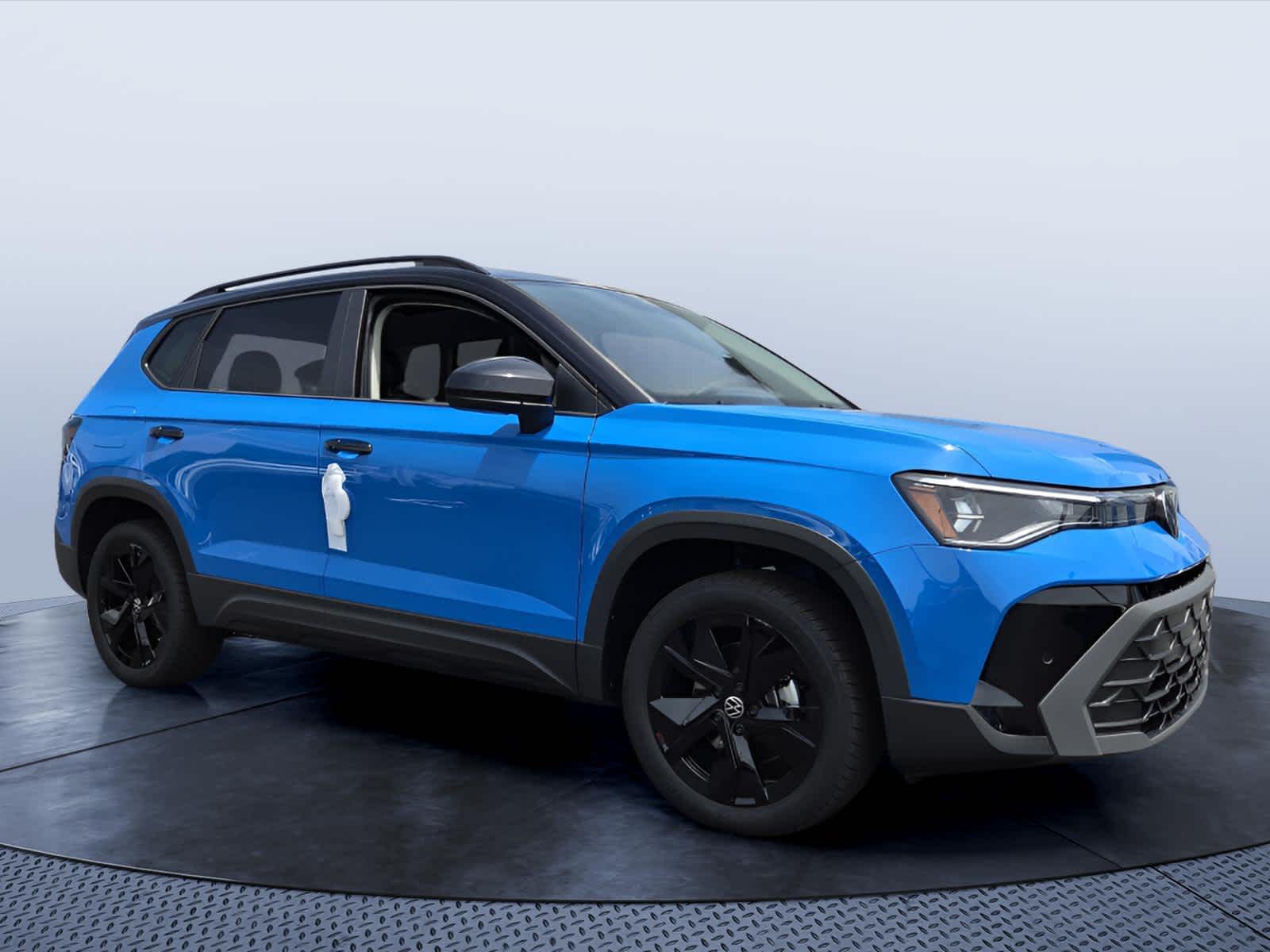 2026 Volkswagen Taos SE Black