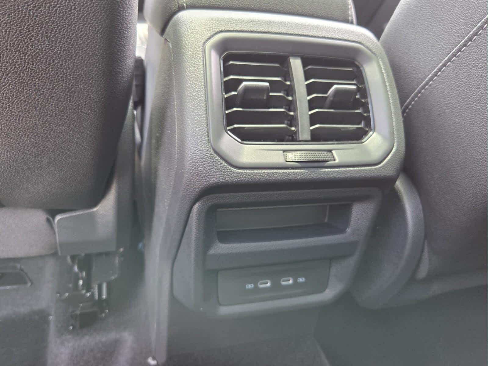2026 Volkswagen Taos SE Black
