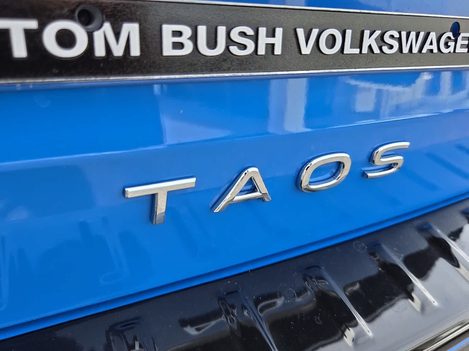 2026 Volkswagen Taos SE Black