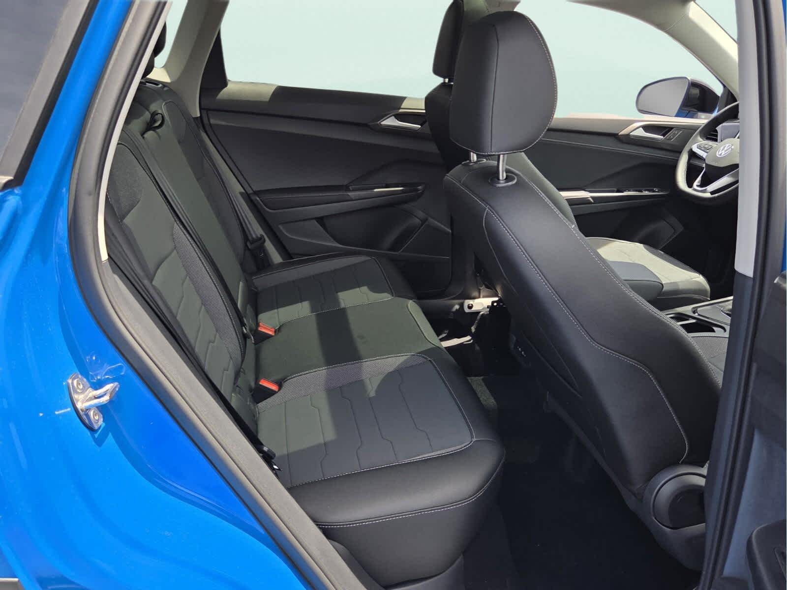 2026 Volkswagen Taos SE Black