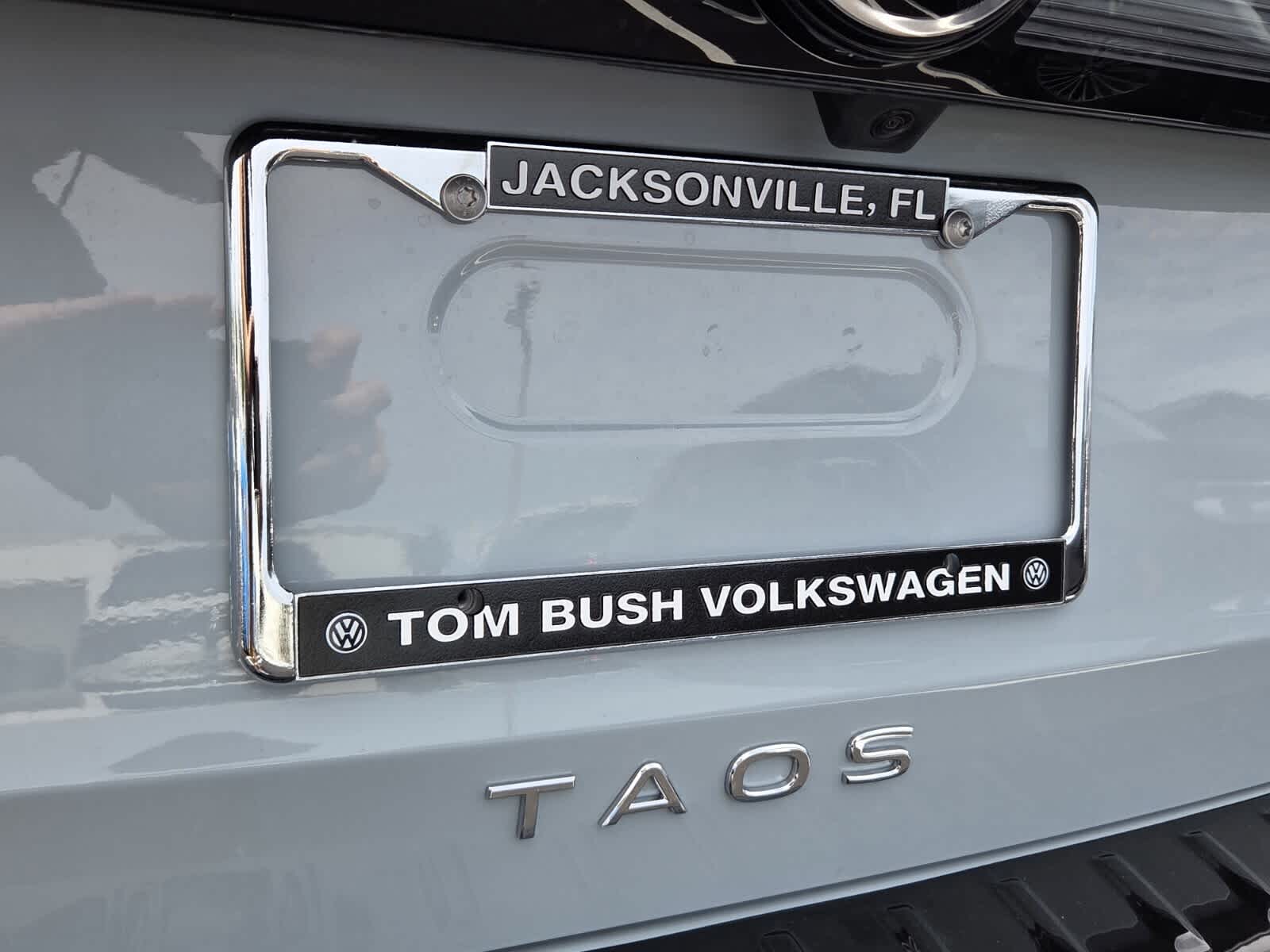 2026 Volkswagen Taos SE Black