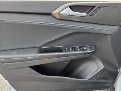 2026 Volkswagen Taos SE Black