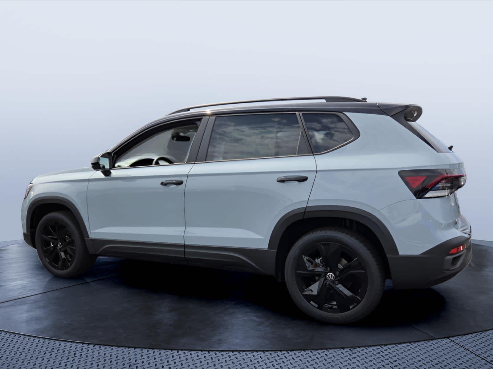 2026 Volkswagen Taos SE Black