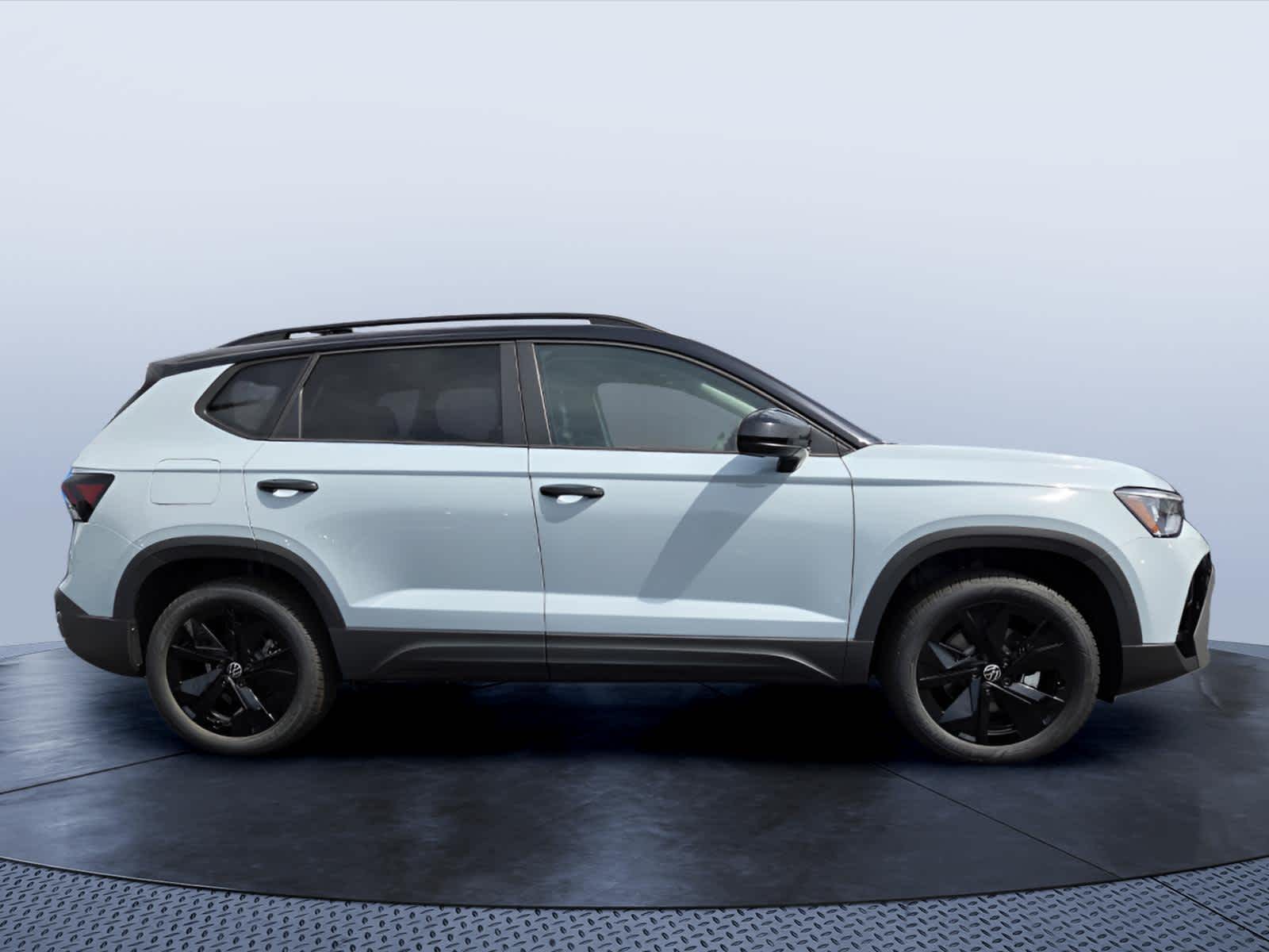 2026 Volkswagen Taos SE Black