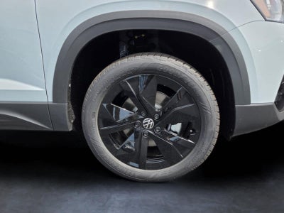 2026 Volkswagen Taos SE Black