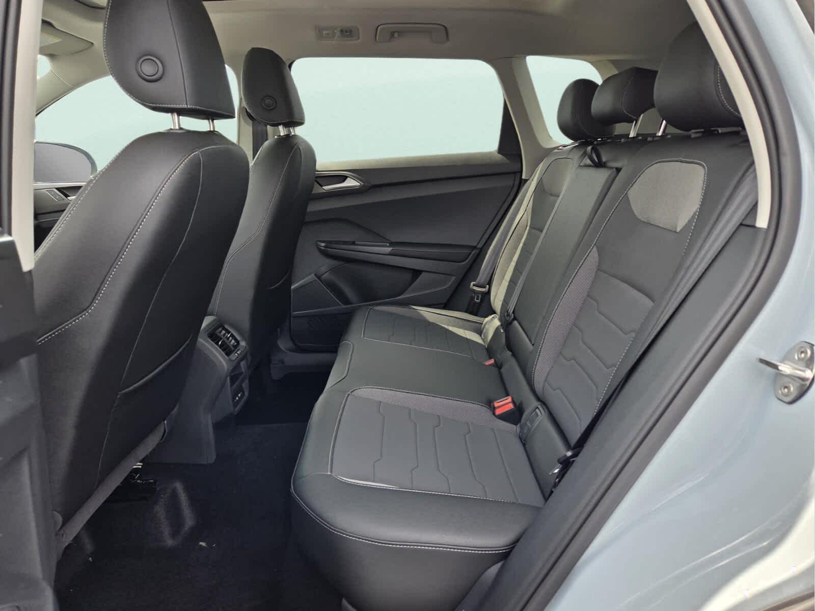 2026 Volkswagen Taos SE Black