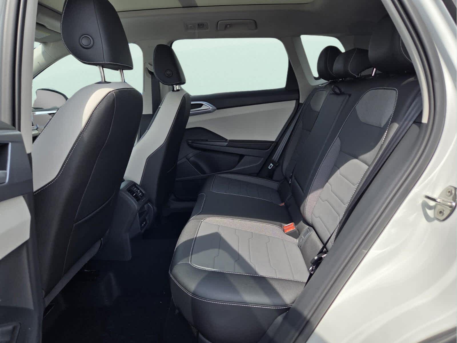 2026 Volkswagen Taos SE