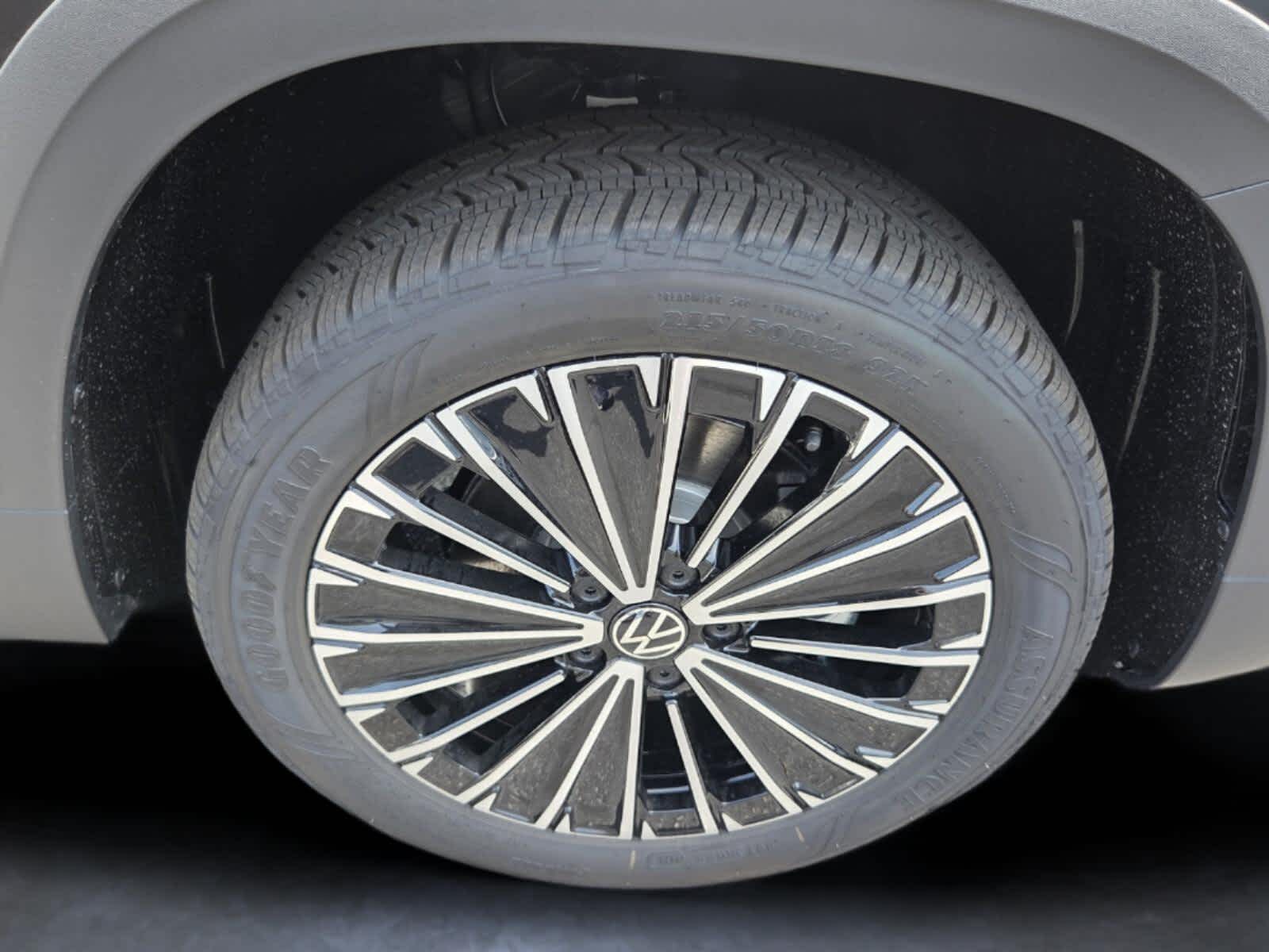 2026 Volkswagen Taos SE