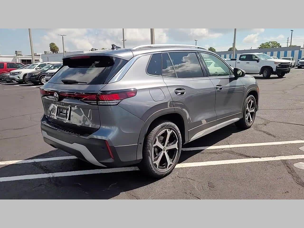 2025 Volkswagen Tiguan SE