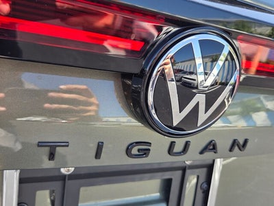 2026 Volkswagen Tiguan SE R-Line Black
