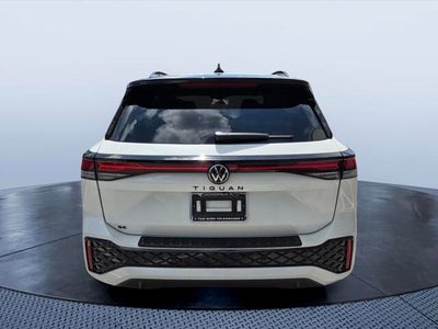 2026 Volkswagen Tiguan SE R-Line Black