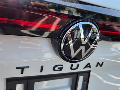 2026 Volkswagen Tiguan SE R-Line Black