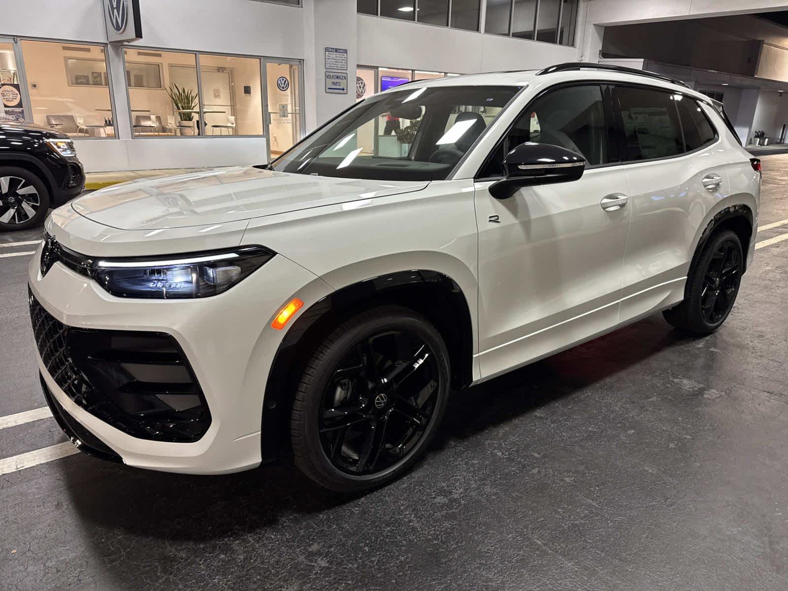 2026 Volkswagen Tiguan SE R-Line Black