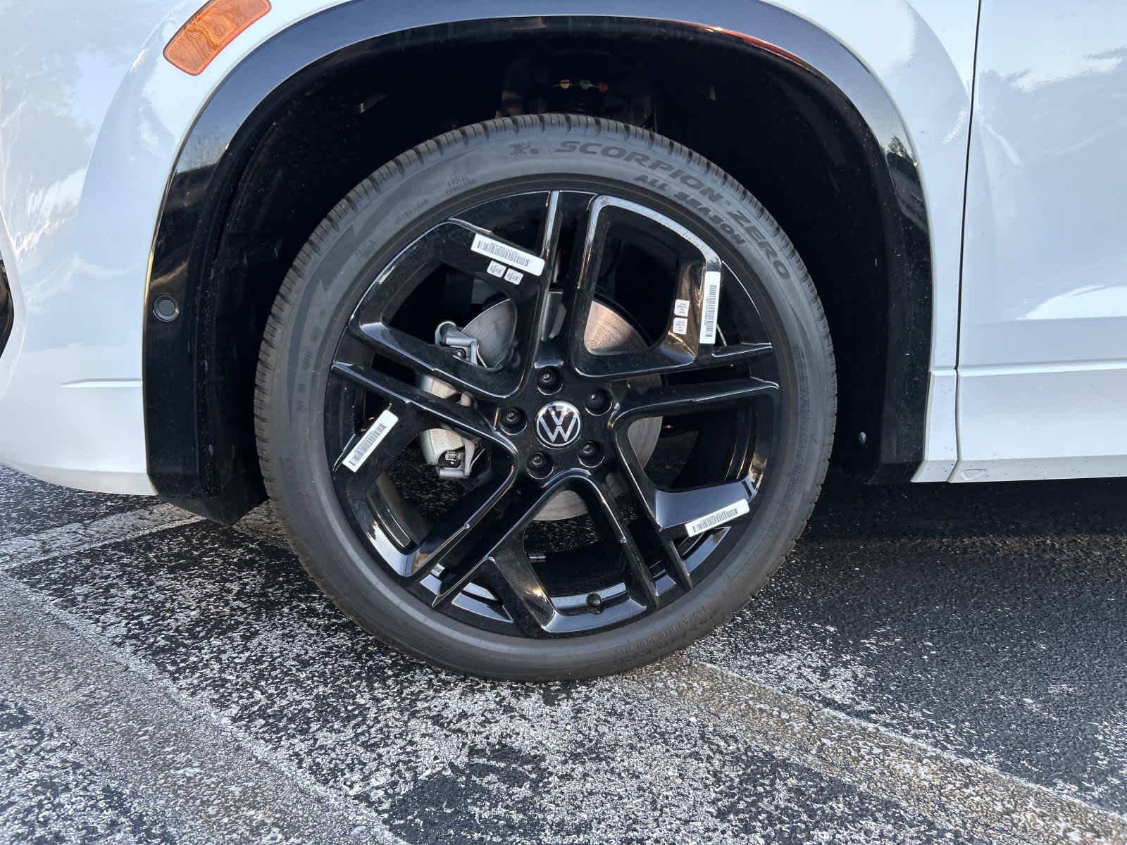 2026 Volkswagen Tiguan SE R-Line Black