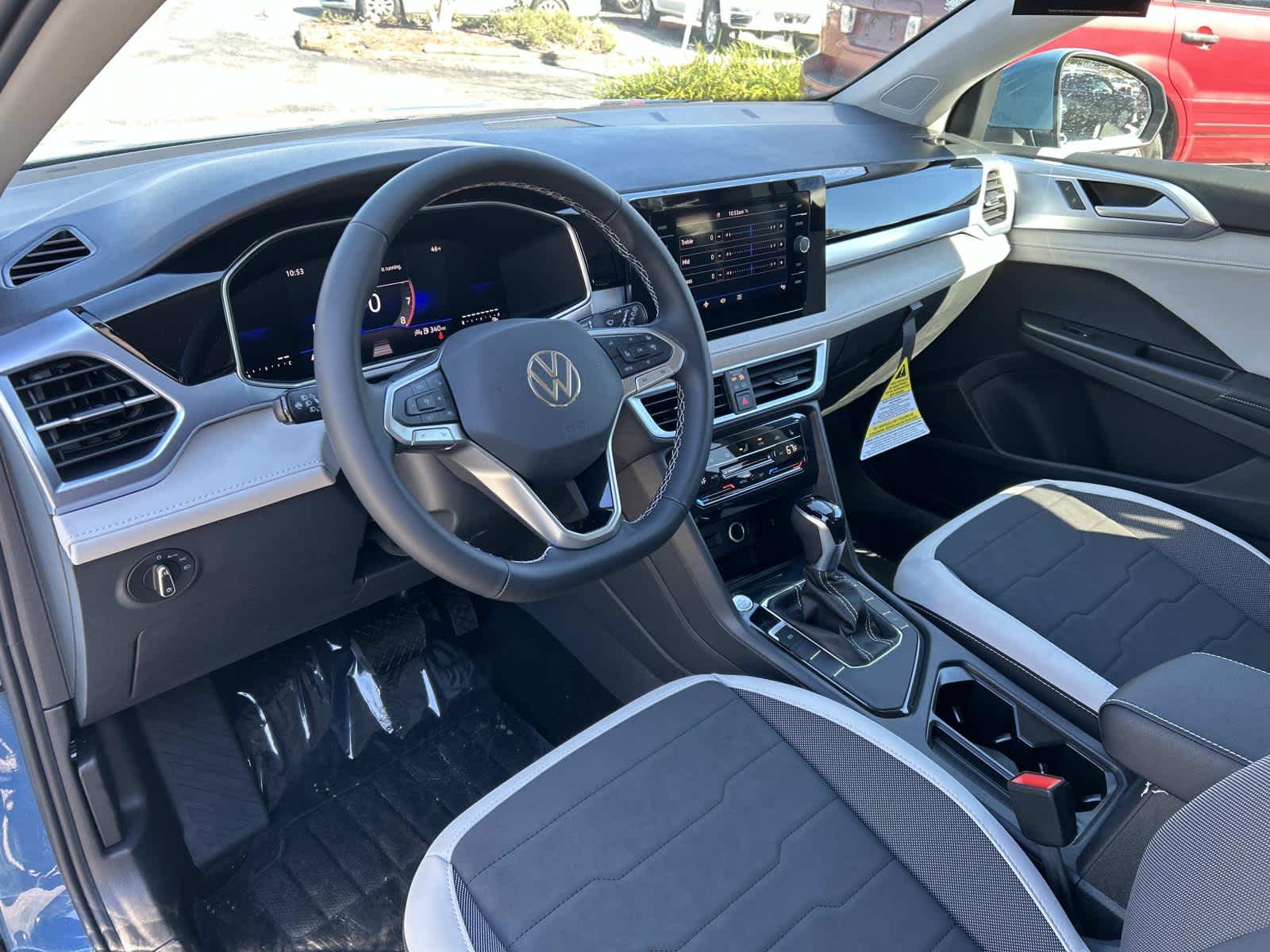 2026 Volkswagen Taos SE