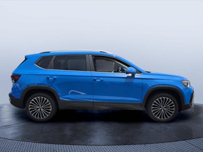 2026 Volkswagen Taos SE