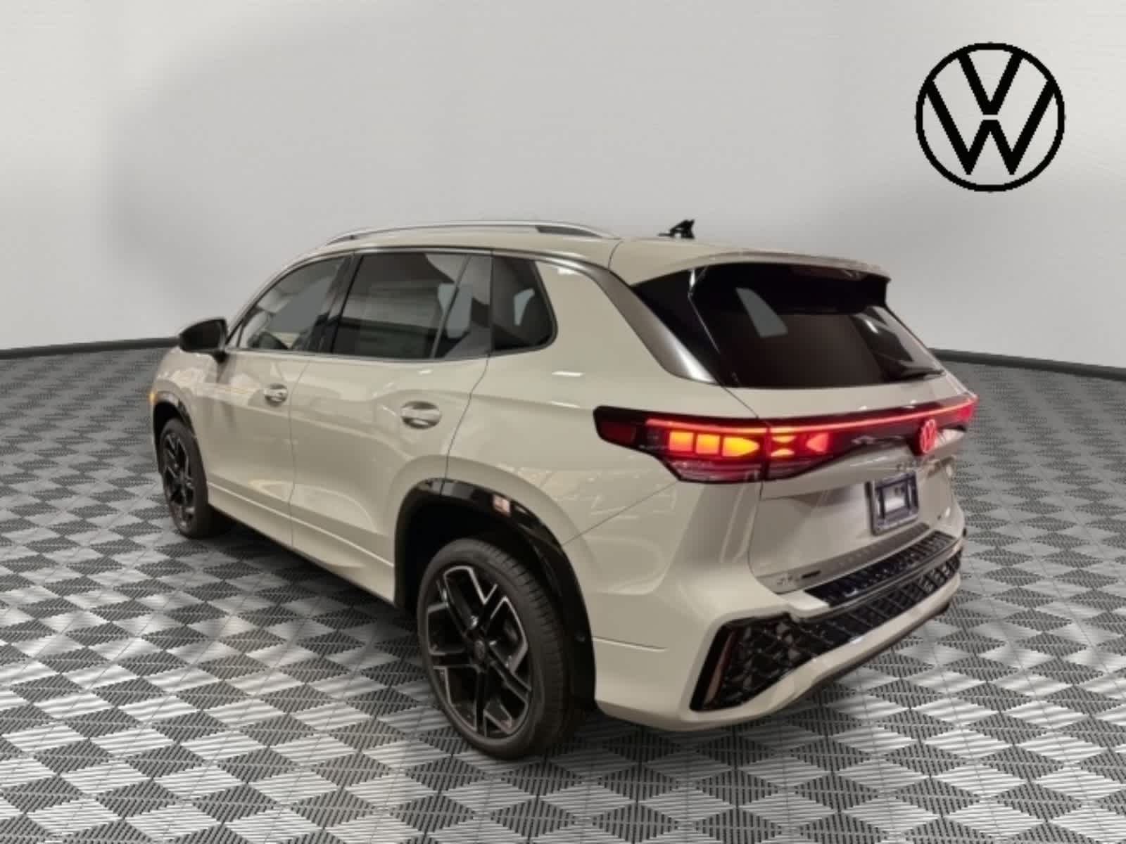 2026 Volkswagen Tiguan SEL R-Line Turbo