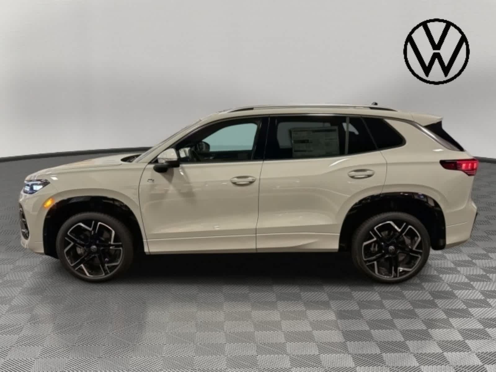 2026 Volkswagen Tiguan SEL R-Line Turbo