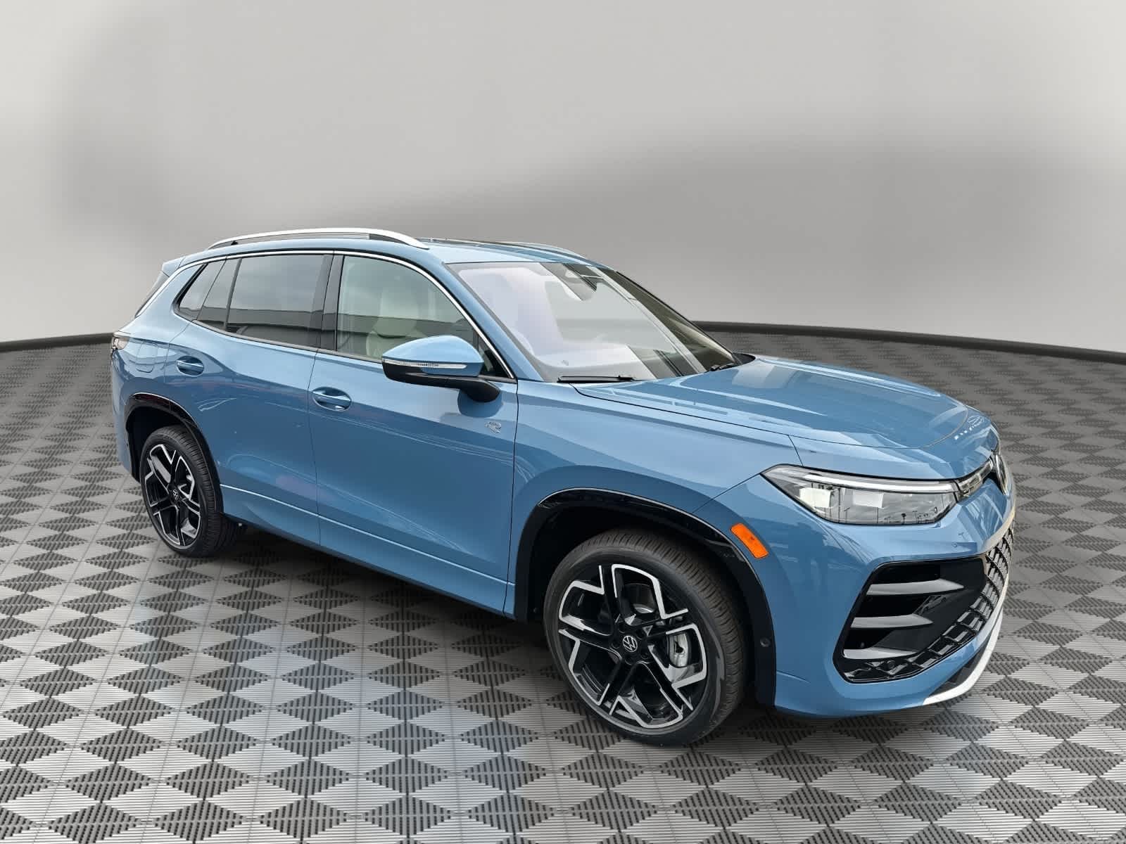 2026 Volkswagen Tiguan SEL R-Line Turbo