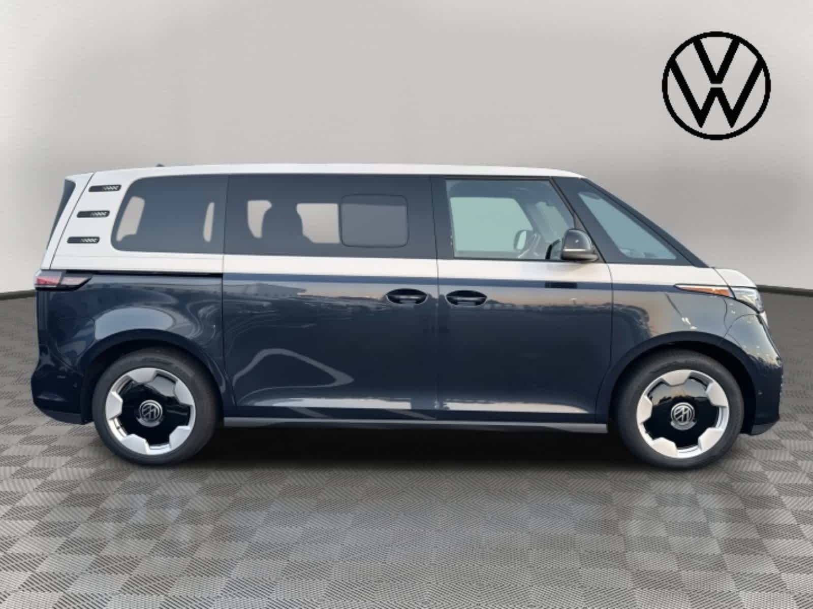 2025 Volkswagen ID. Buzz Pro S Plus