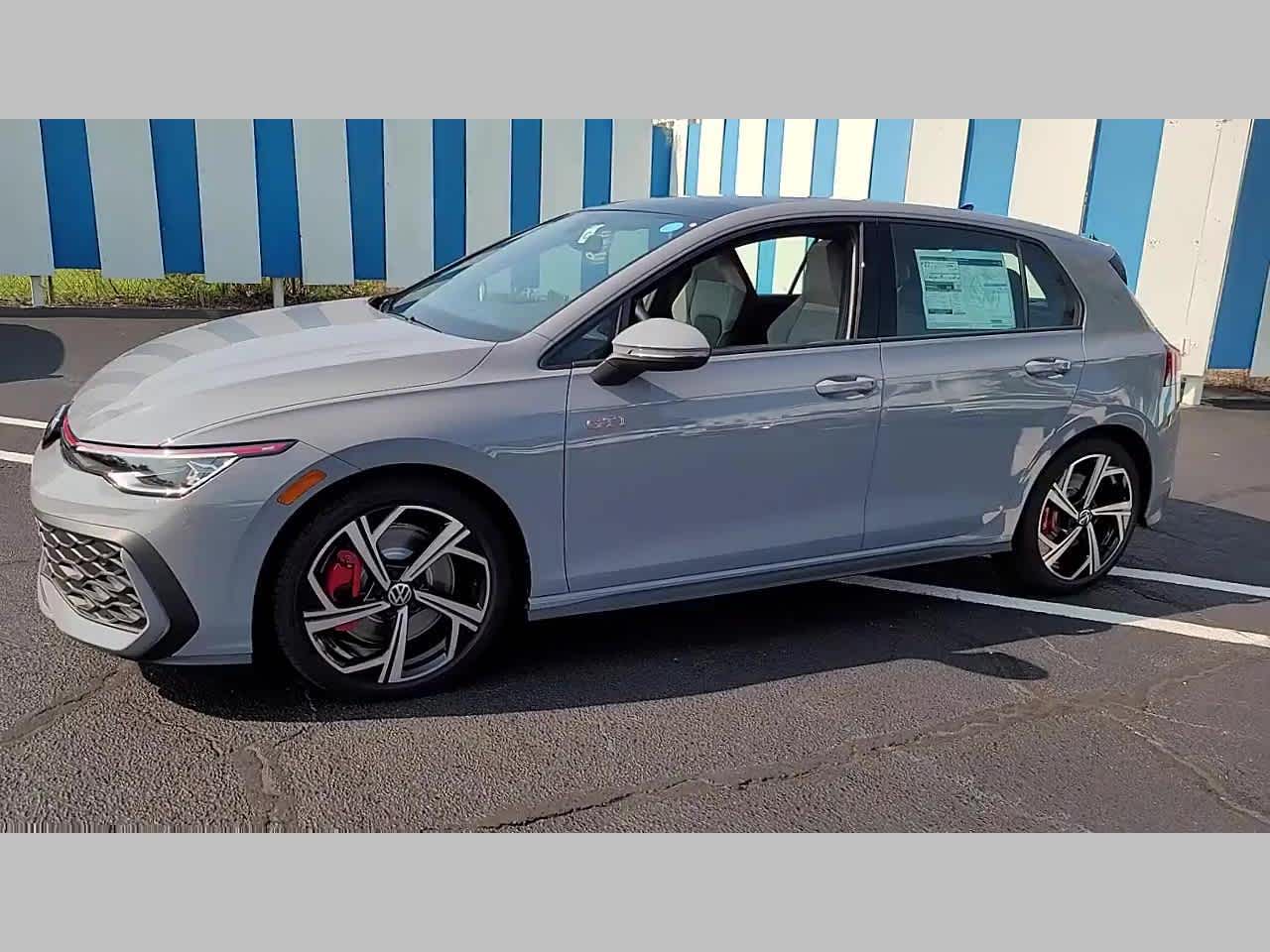 2025 Volkswagen Golf GTI SE