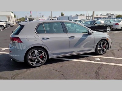 2025 Volkswagen Golf GTI SE