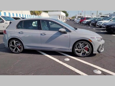 2025 Volkswagen Golf GTI SE
