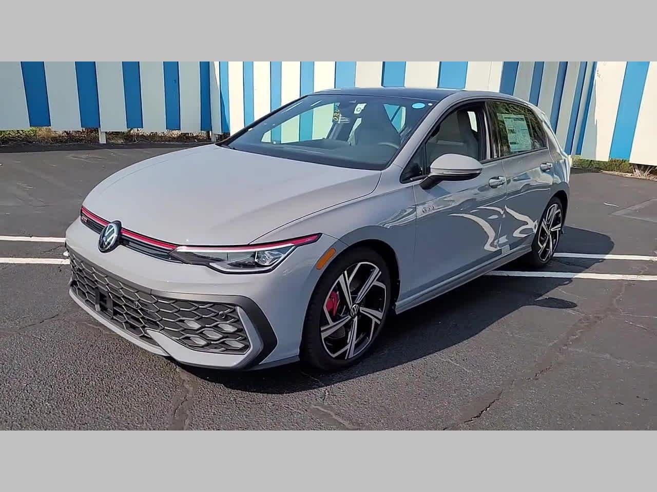 2025 Volkswagen Golf GTI SE