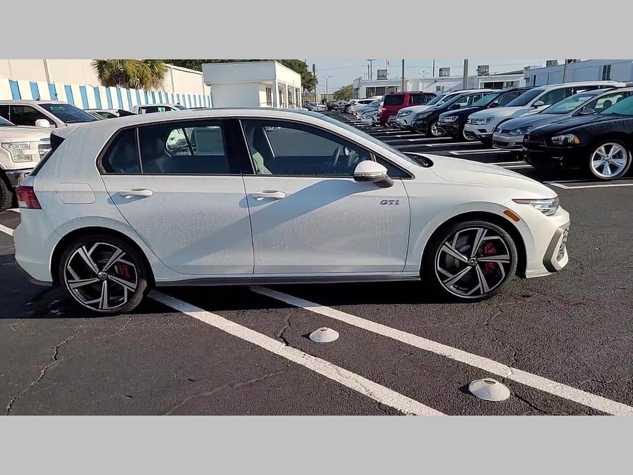 2025 Volkswagen Golf GTI SE