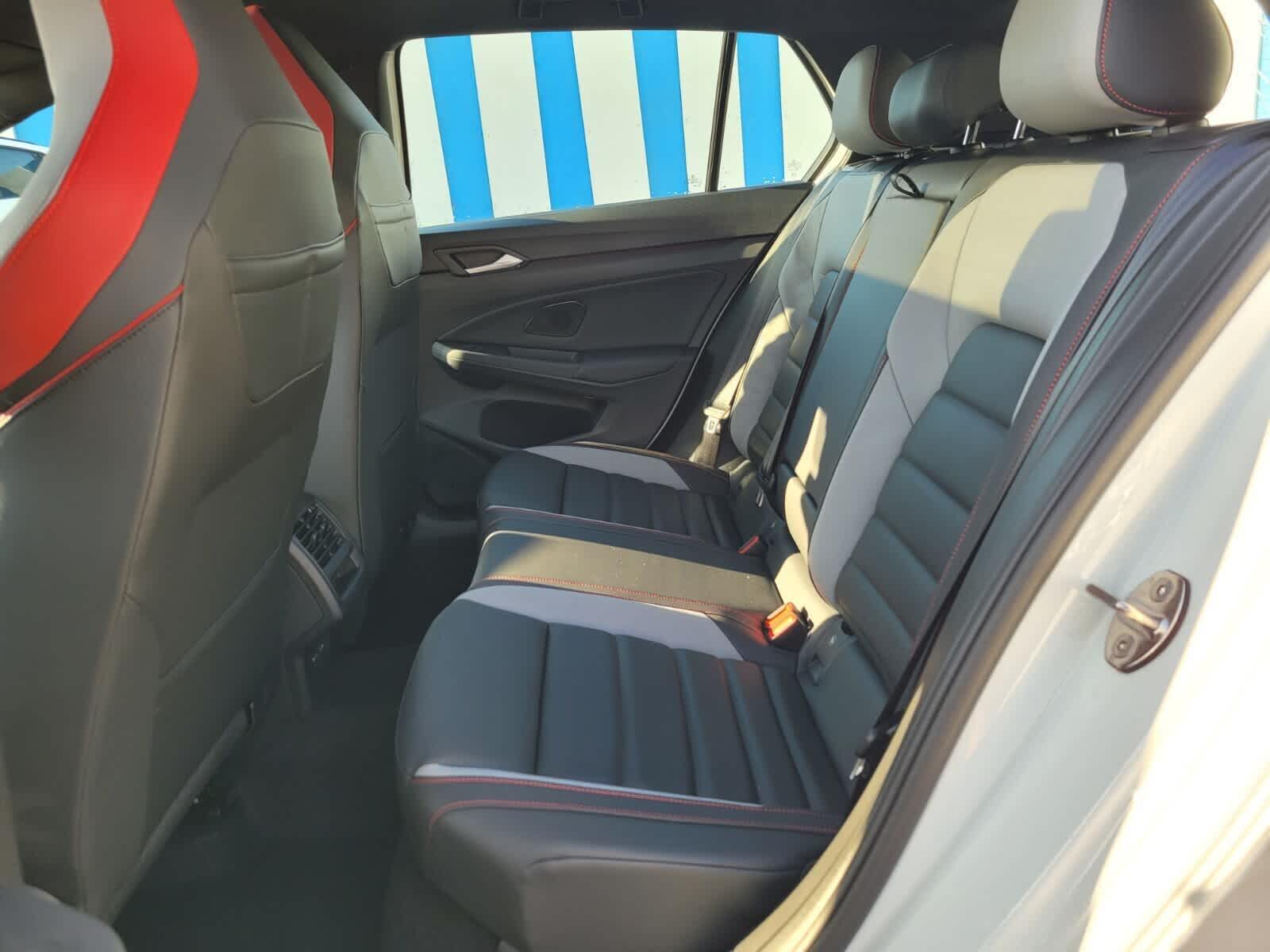 2025 Volkswagen Golf GTI SE