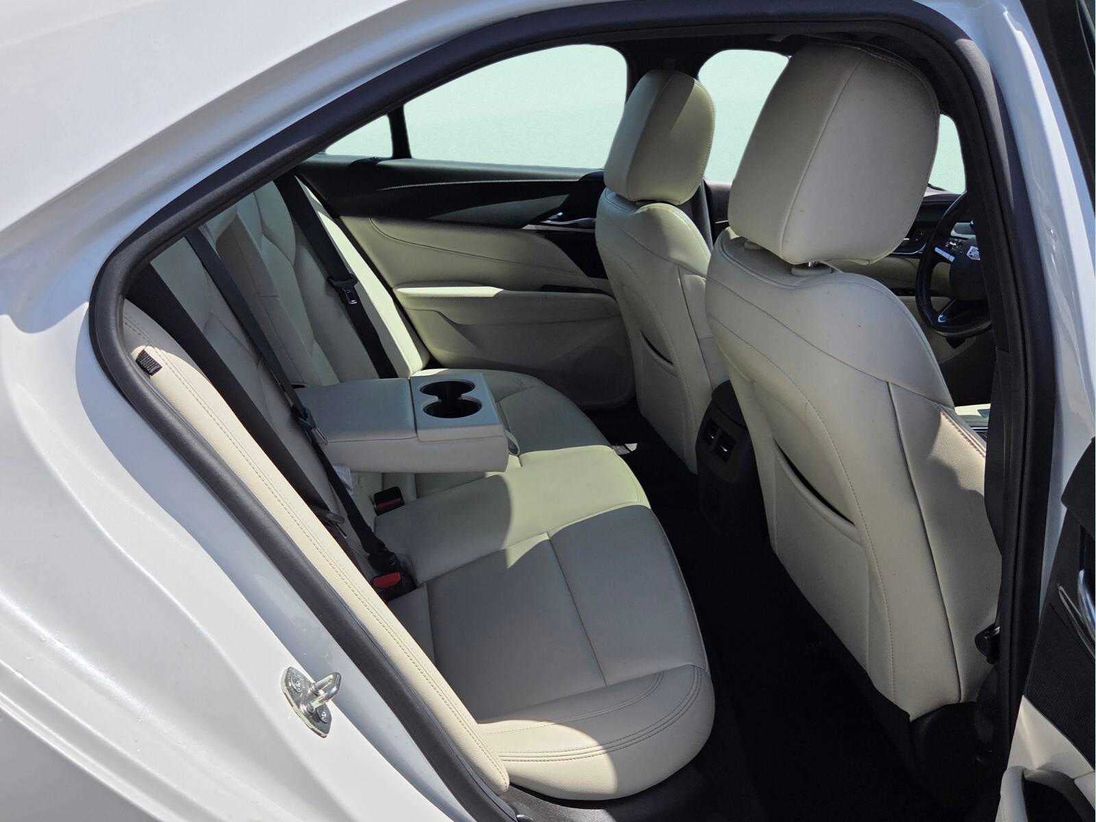 2023 Cadillac CT4 Luxury