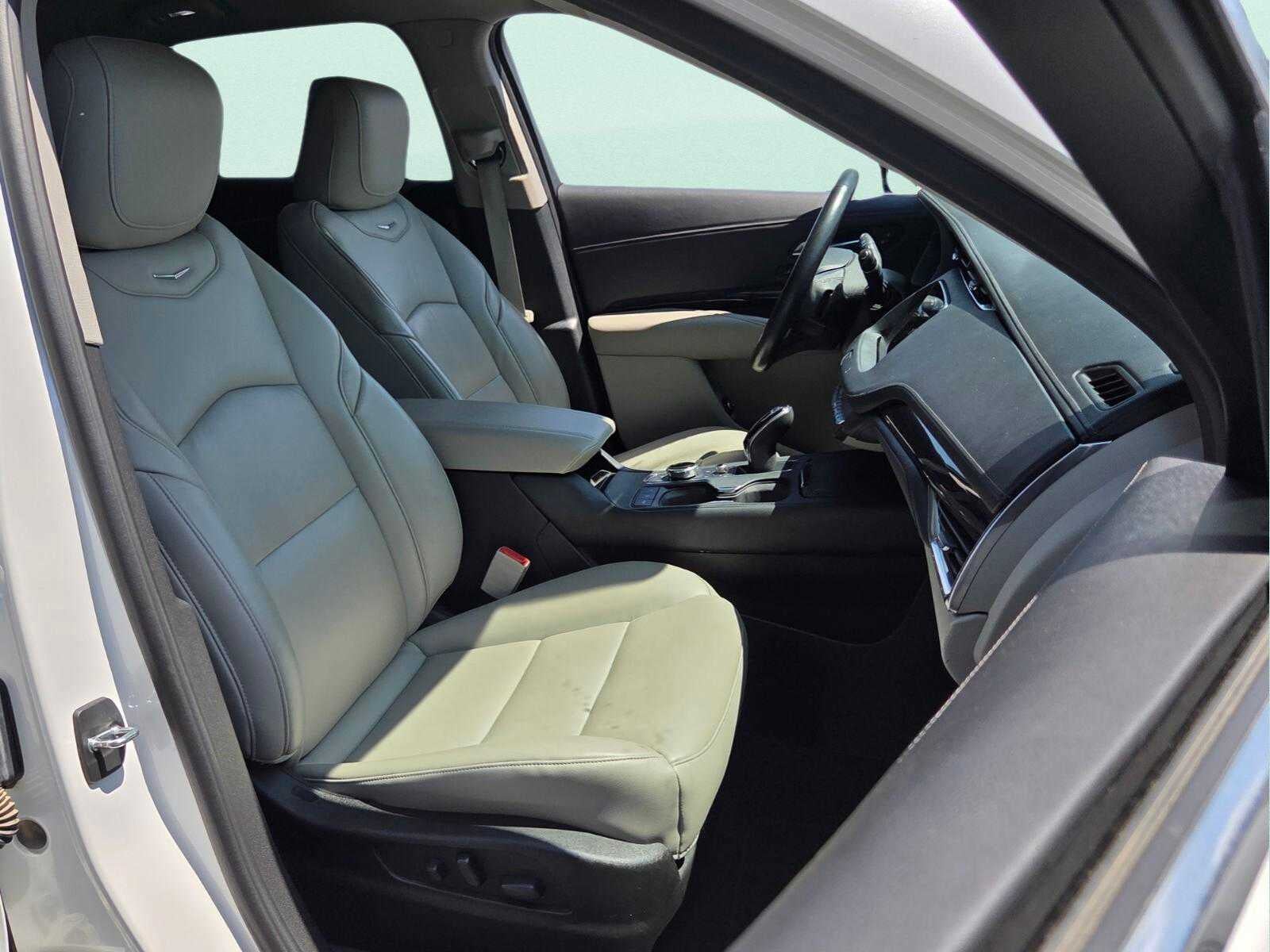 2021 Cadillac XT4 FWD Premium Luxury