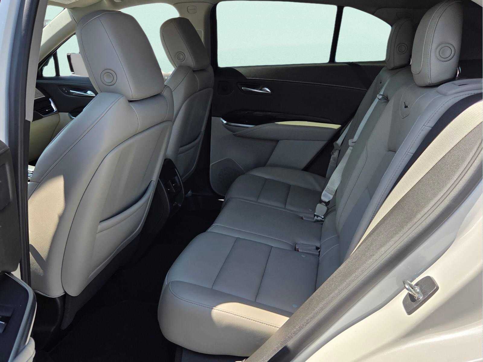 2021 Cadillac XT4 FWD Premium Luxury