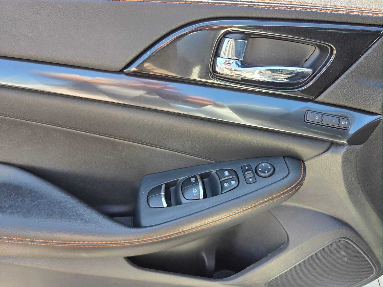 2019 Nissan Maxima SR
