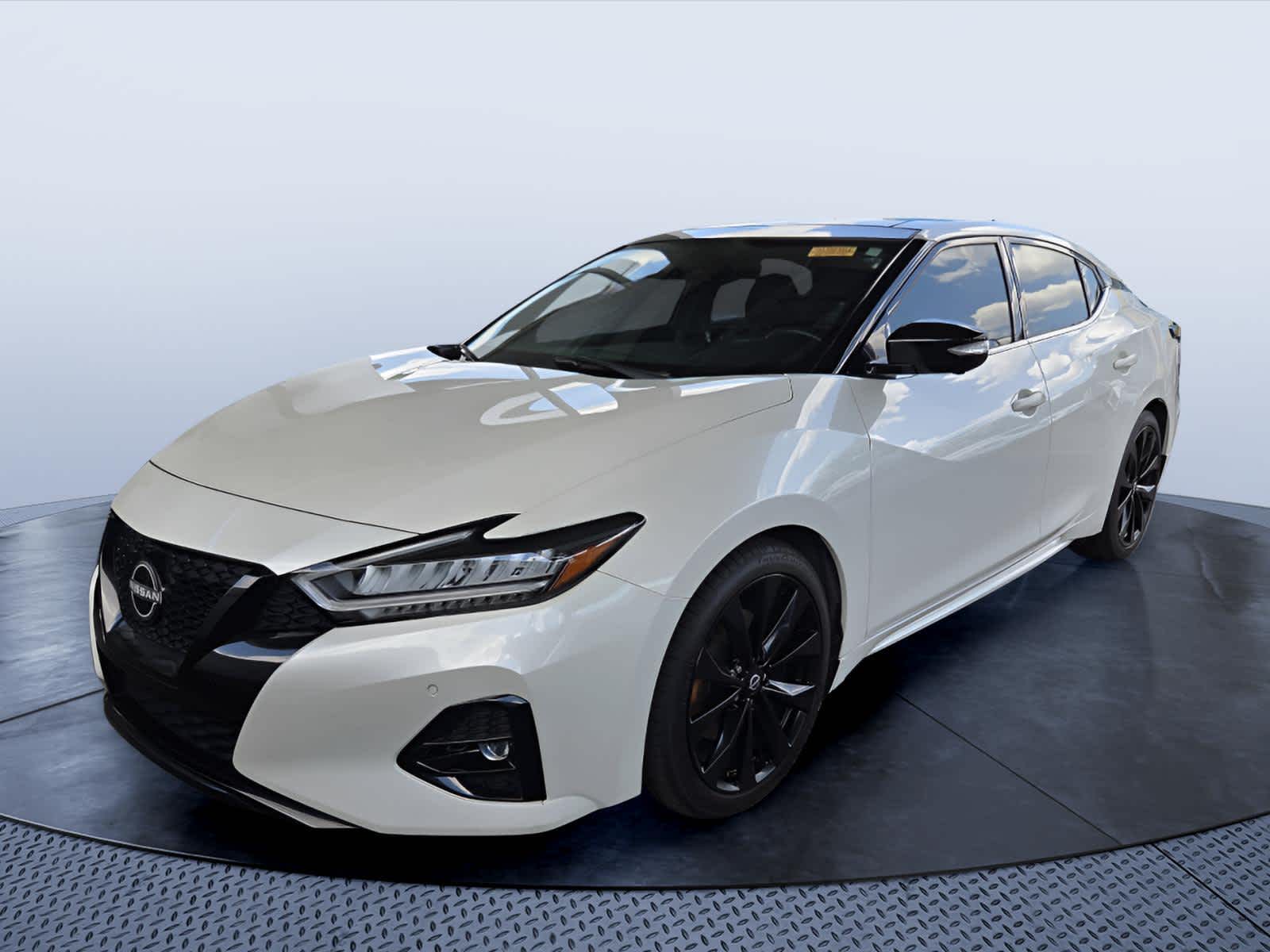 2023 Nissan Maxima SR's photo