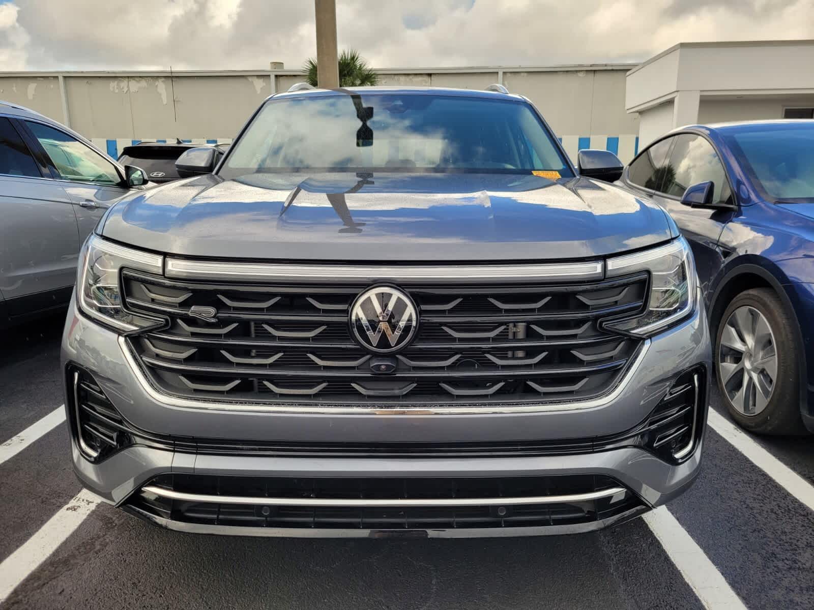 2024 Volkswagen Atlas 2.0T SEL Premium R-Line
