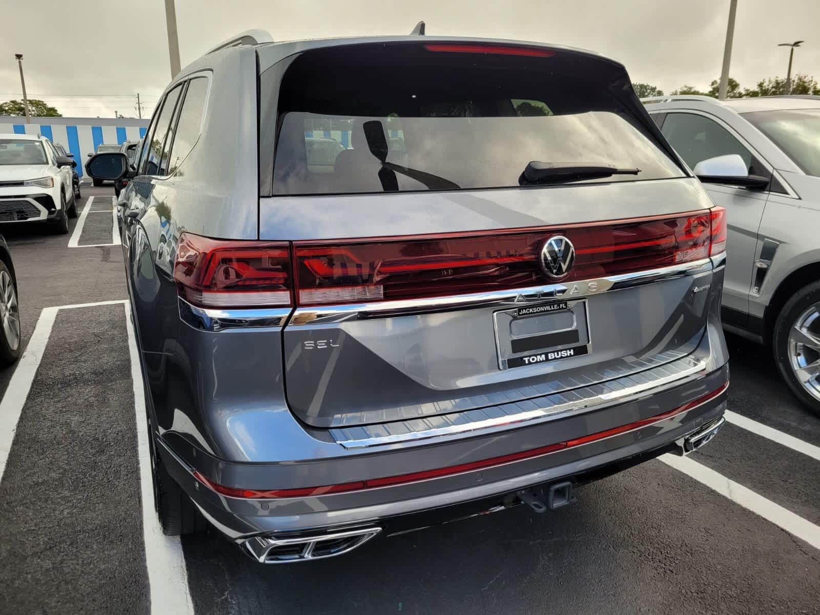 2024 Volkswagen Atlas 2.0T SEL Premium R-Line