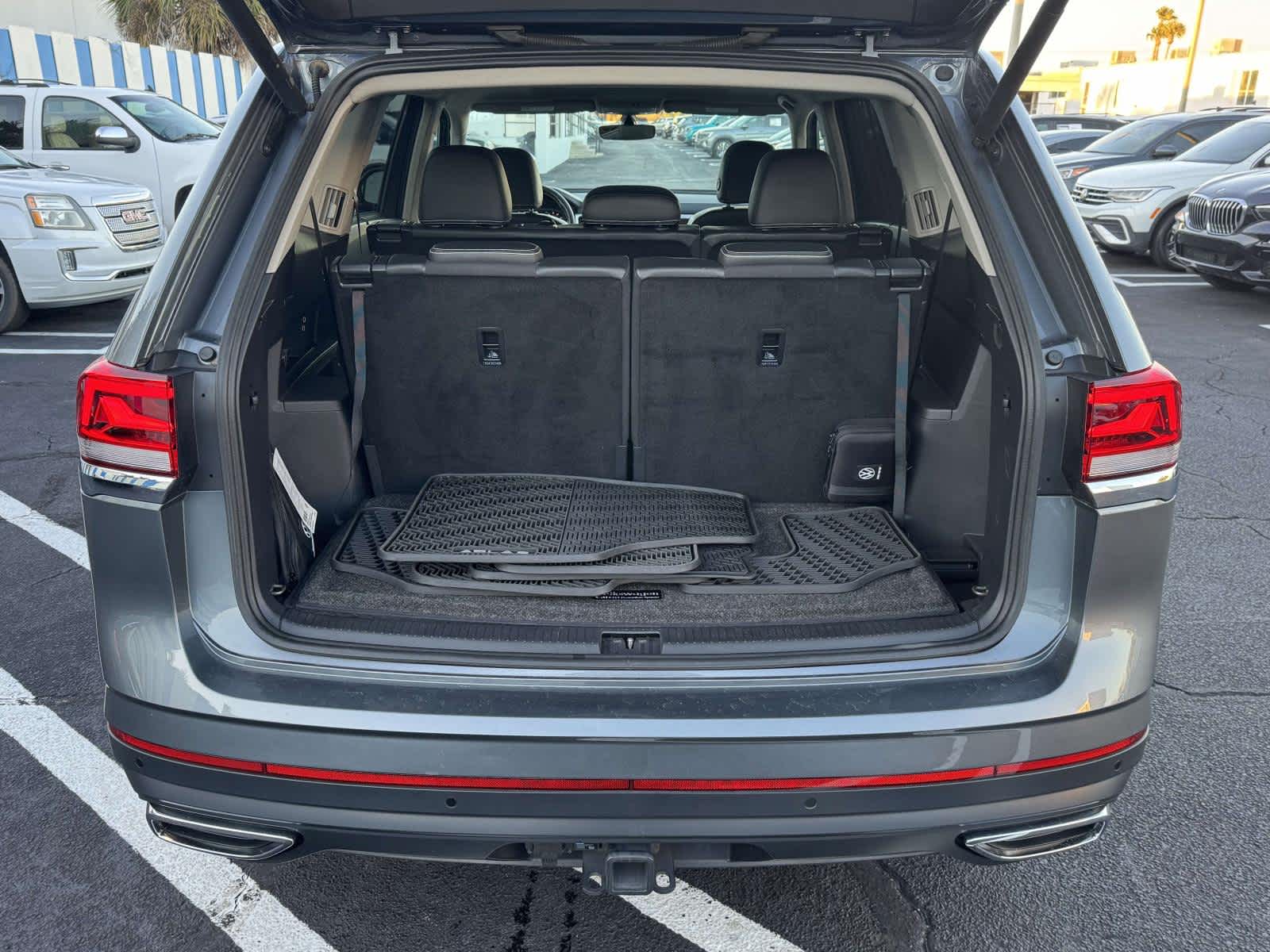 2023 Volkswagen Atlas 3.6L V6 SE w/Technology