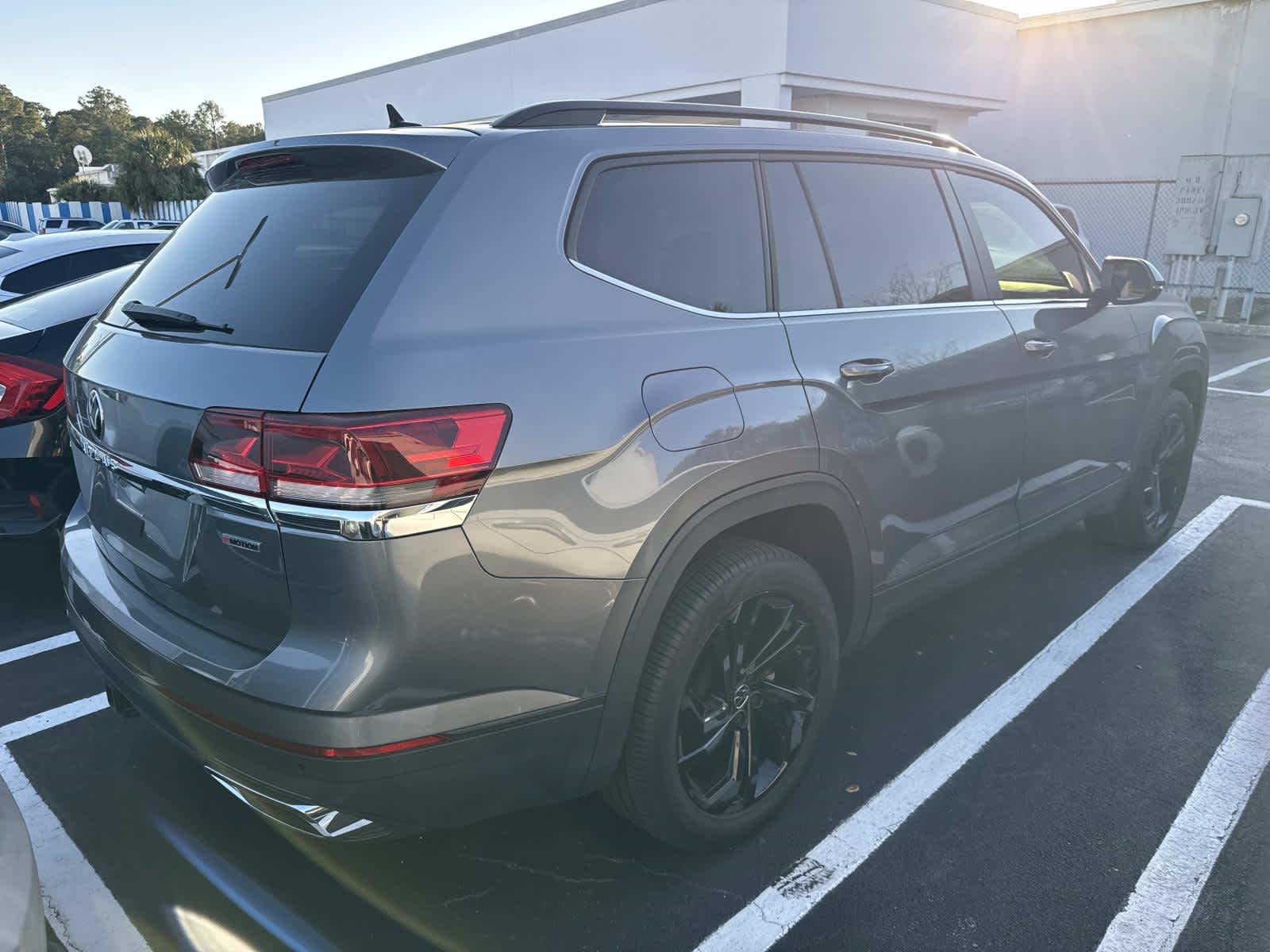 2022 Volkswagen Atlas 3.6L V6 SE w/Technology