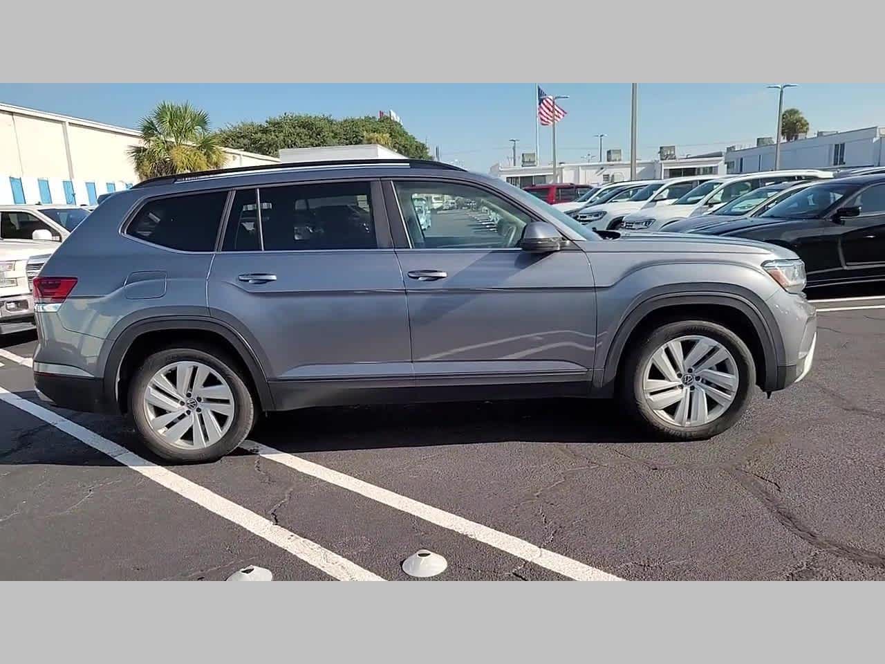 2021 Volkswagen Atlas 3.6L V6 SE w/Technology