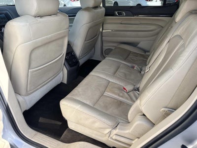 2014 Lincoln MKT Base