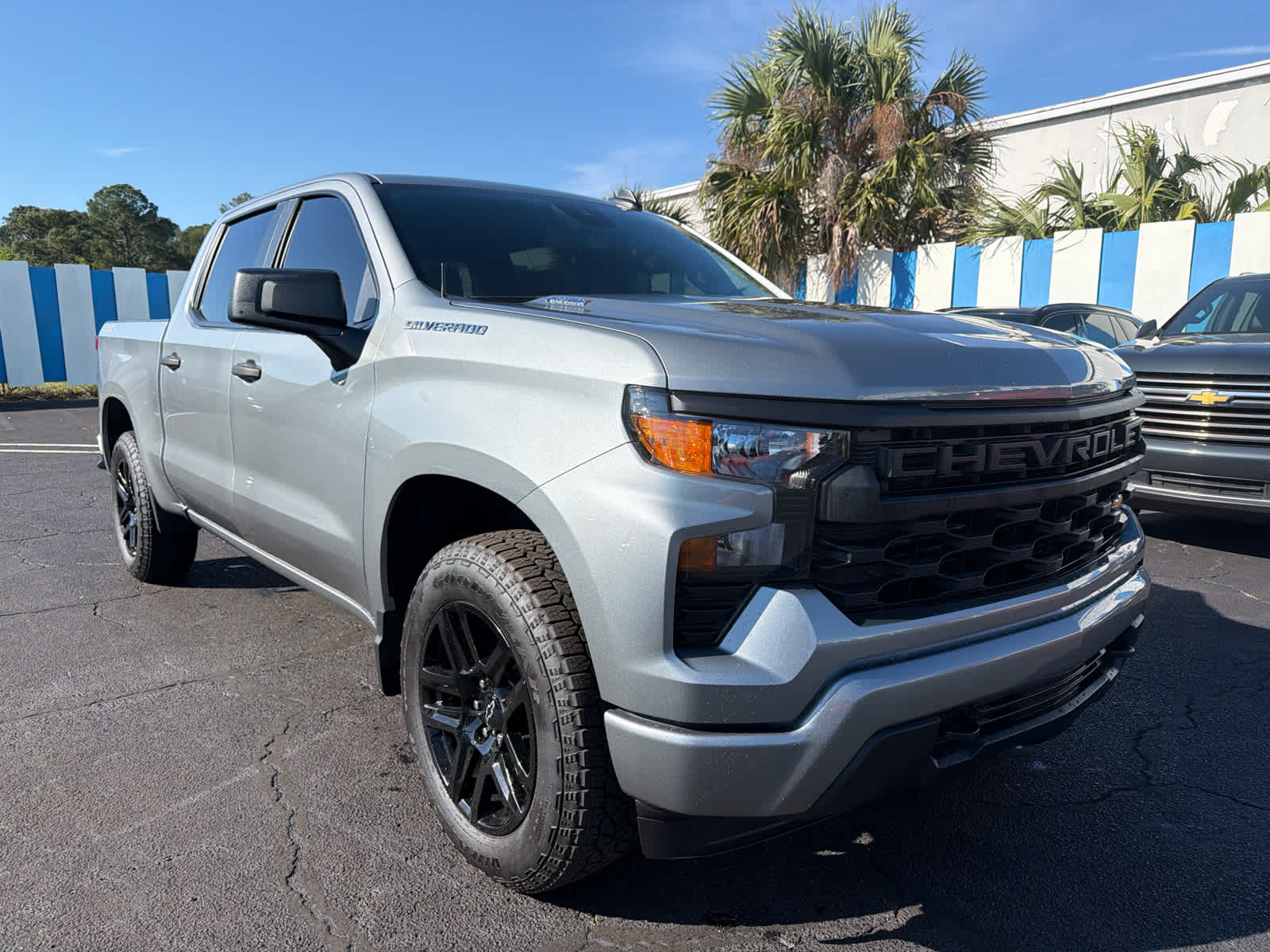 2025 Chevrolet Silverado 1500 Custom