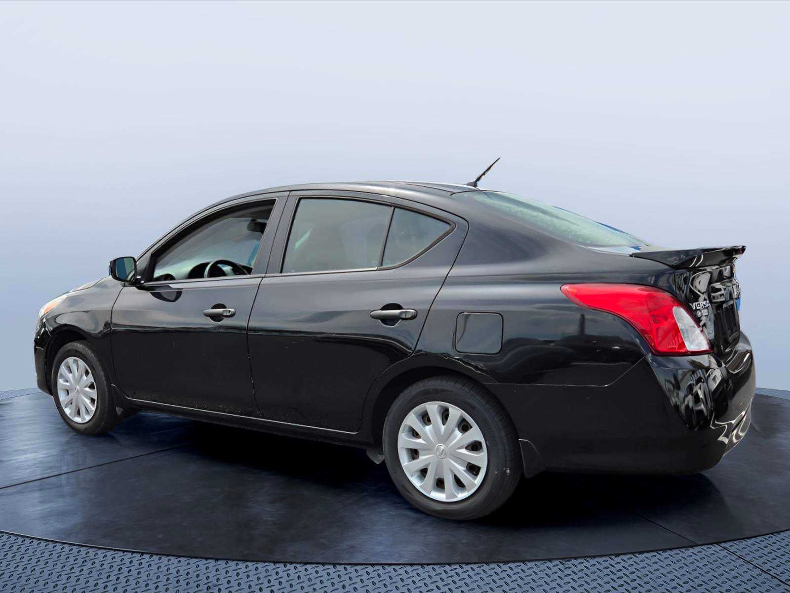 2019 Nissan Versa Sedan S Plus