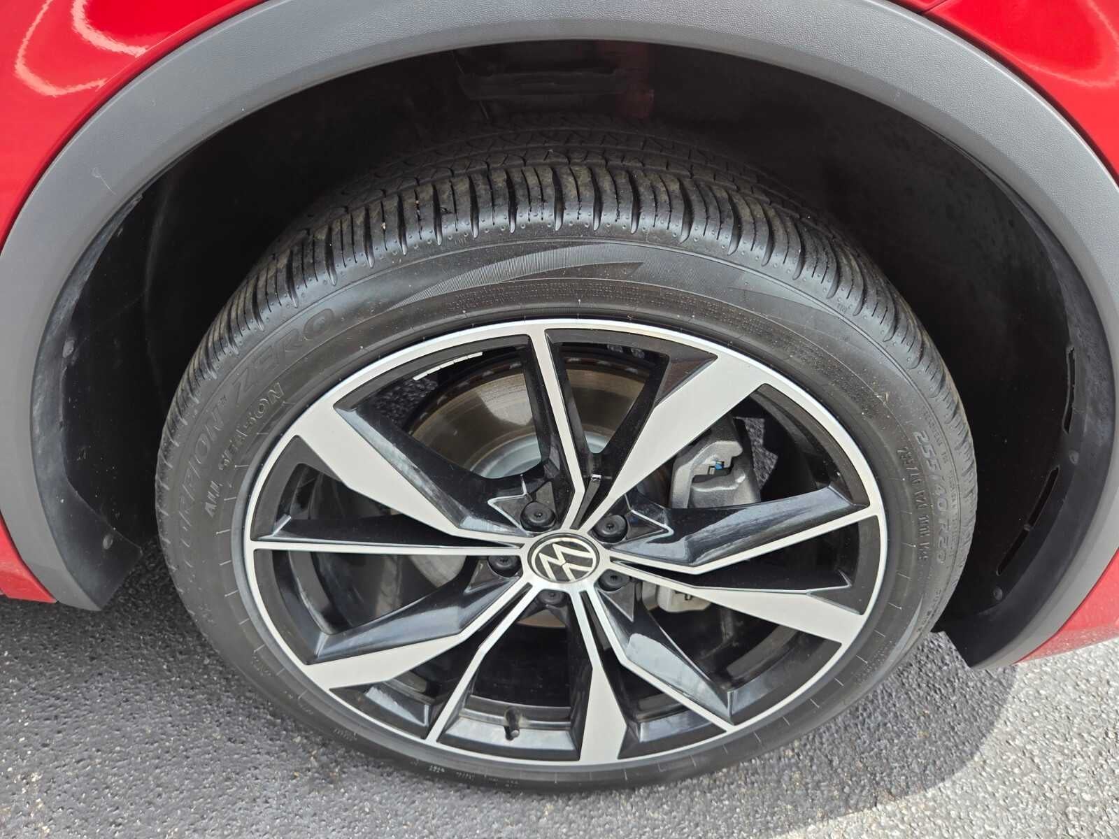 2024 Volkswagen Tiguan SEL R-Line