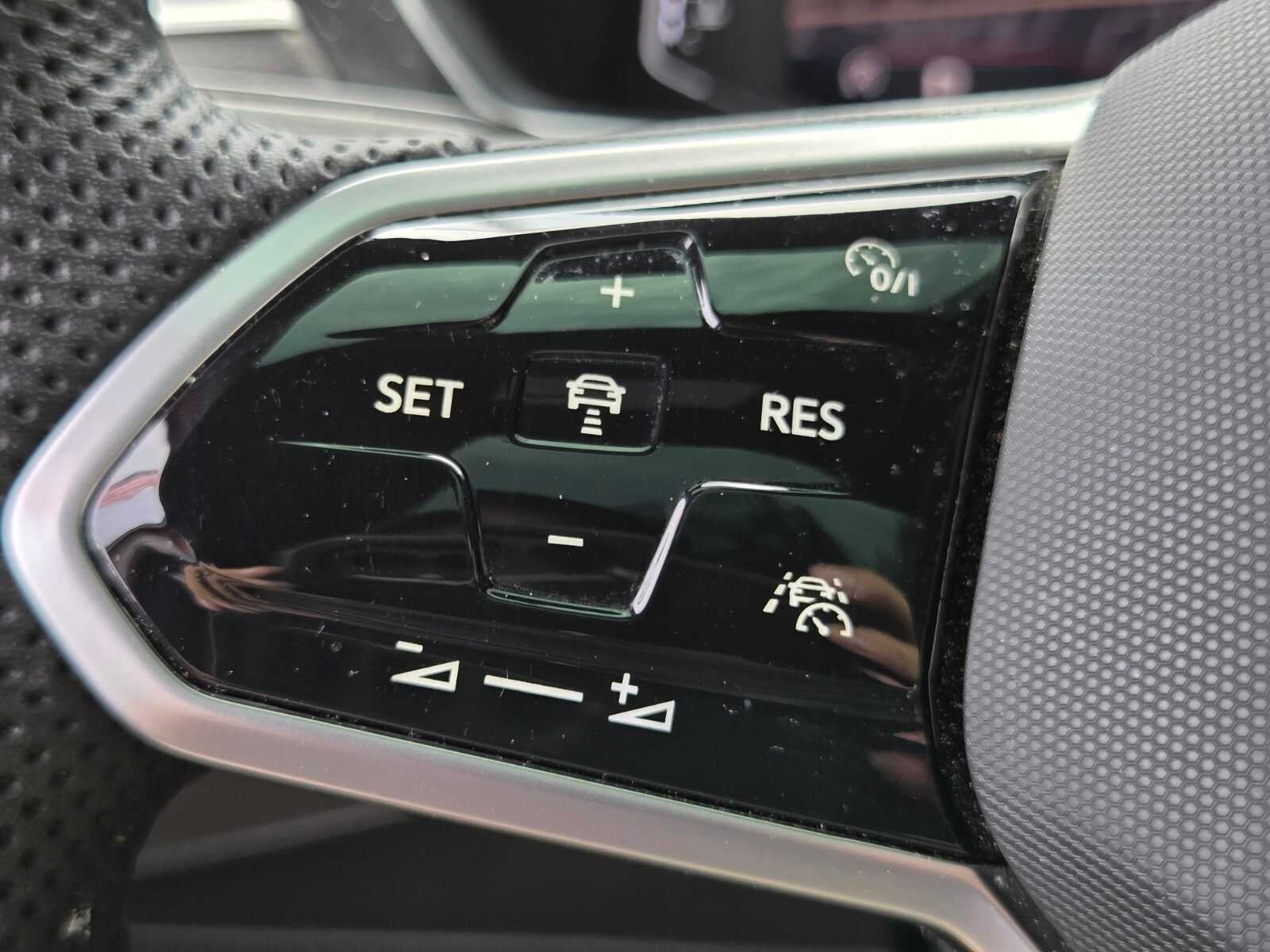 2024 Volkswagen Tiguan SEL R-Line