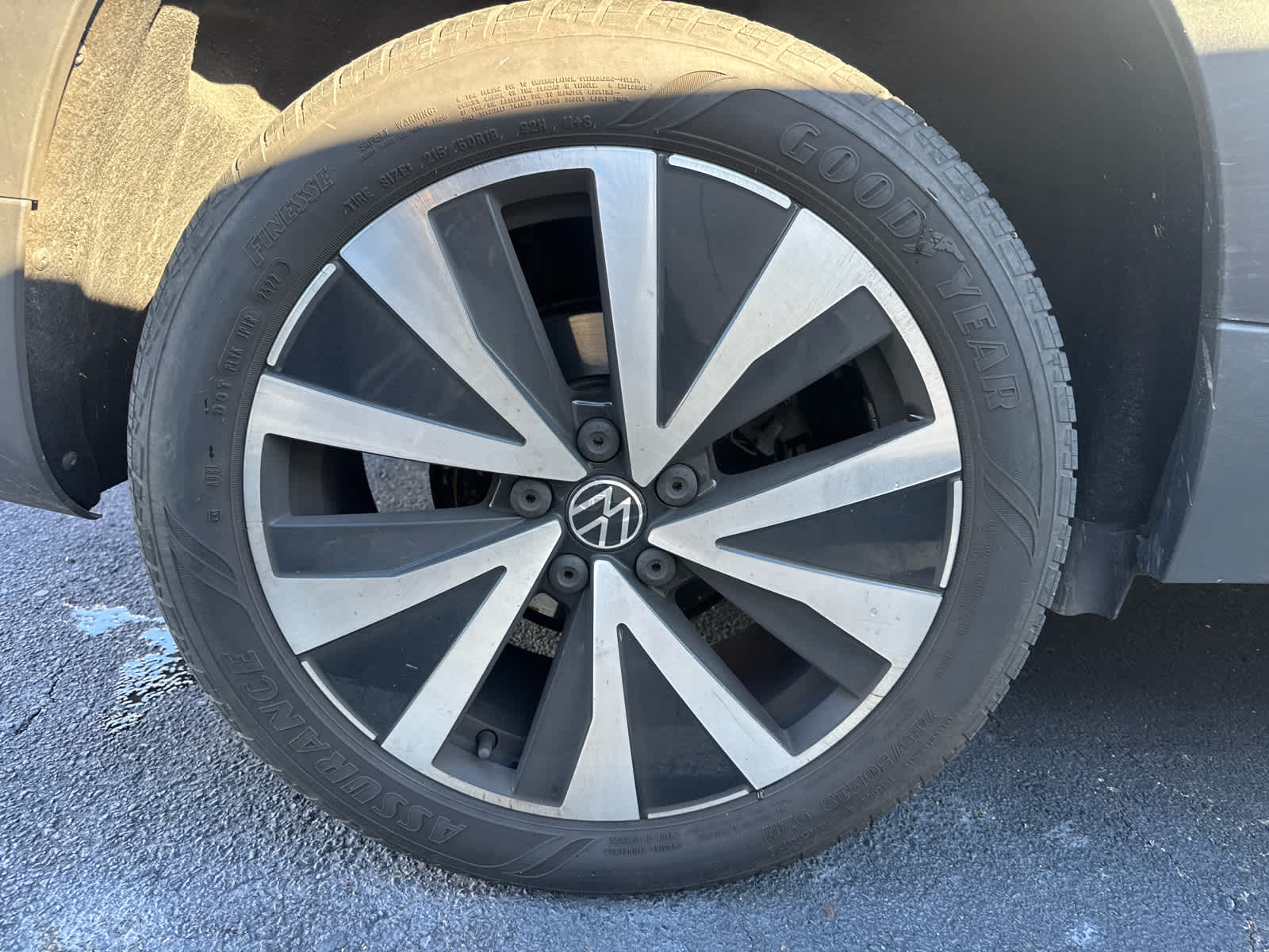 2023 Volkswagen Taos SE